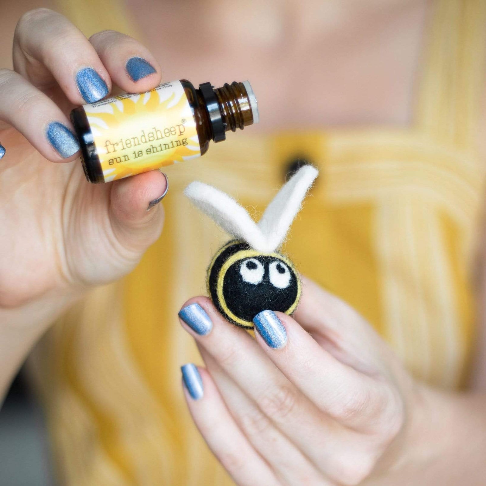 Friendsheep Pet Toys Berta the Honey Bee