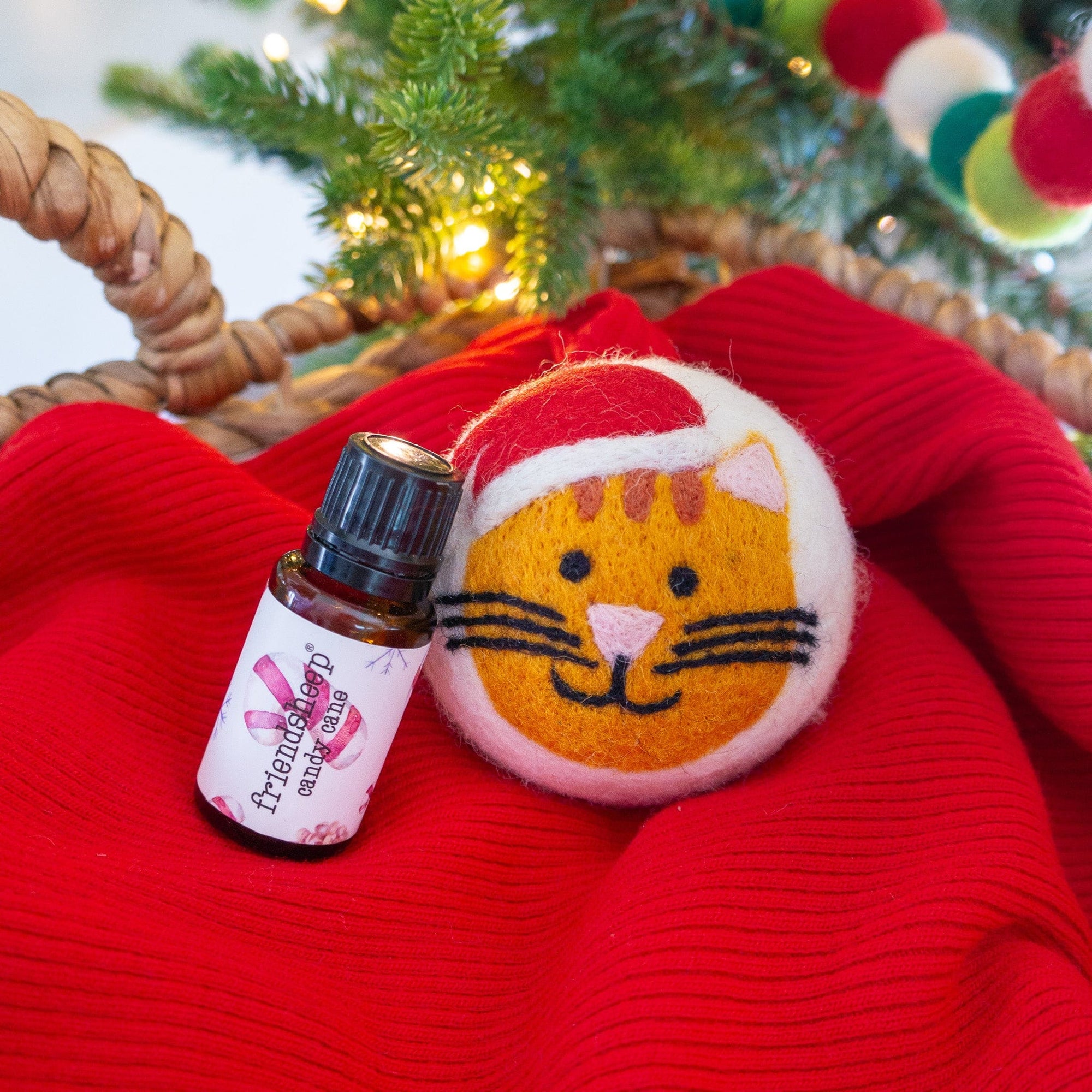 Friendsheep Eco Dryer Balls Jolly House Cats - Limited Santa's Hat Edition