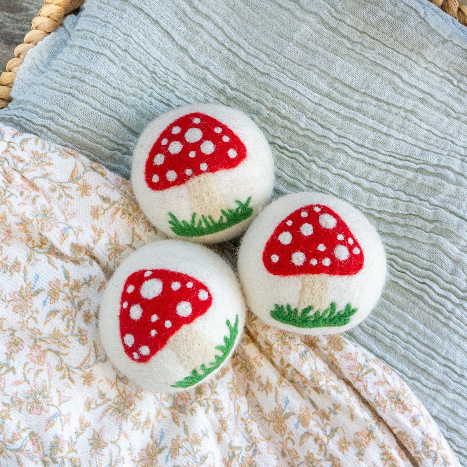 Friendsheep Eco Dryer Balls White Mushroom Trio