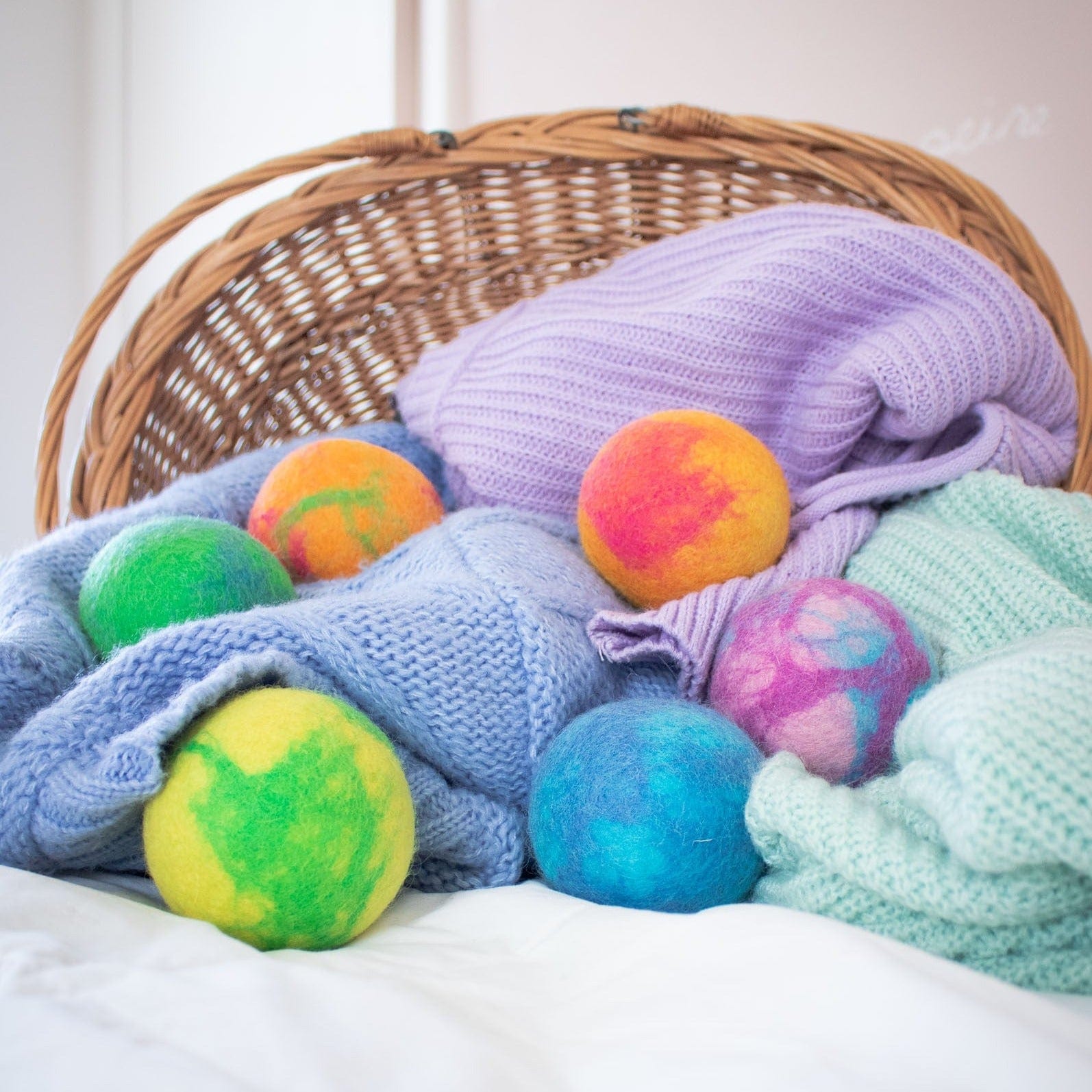 Friendsheep Eco Dryer Balls Tie Dye Eco Dryer Balls