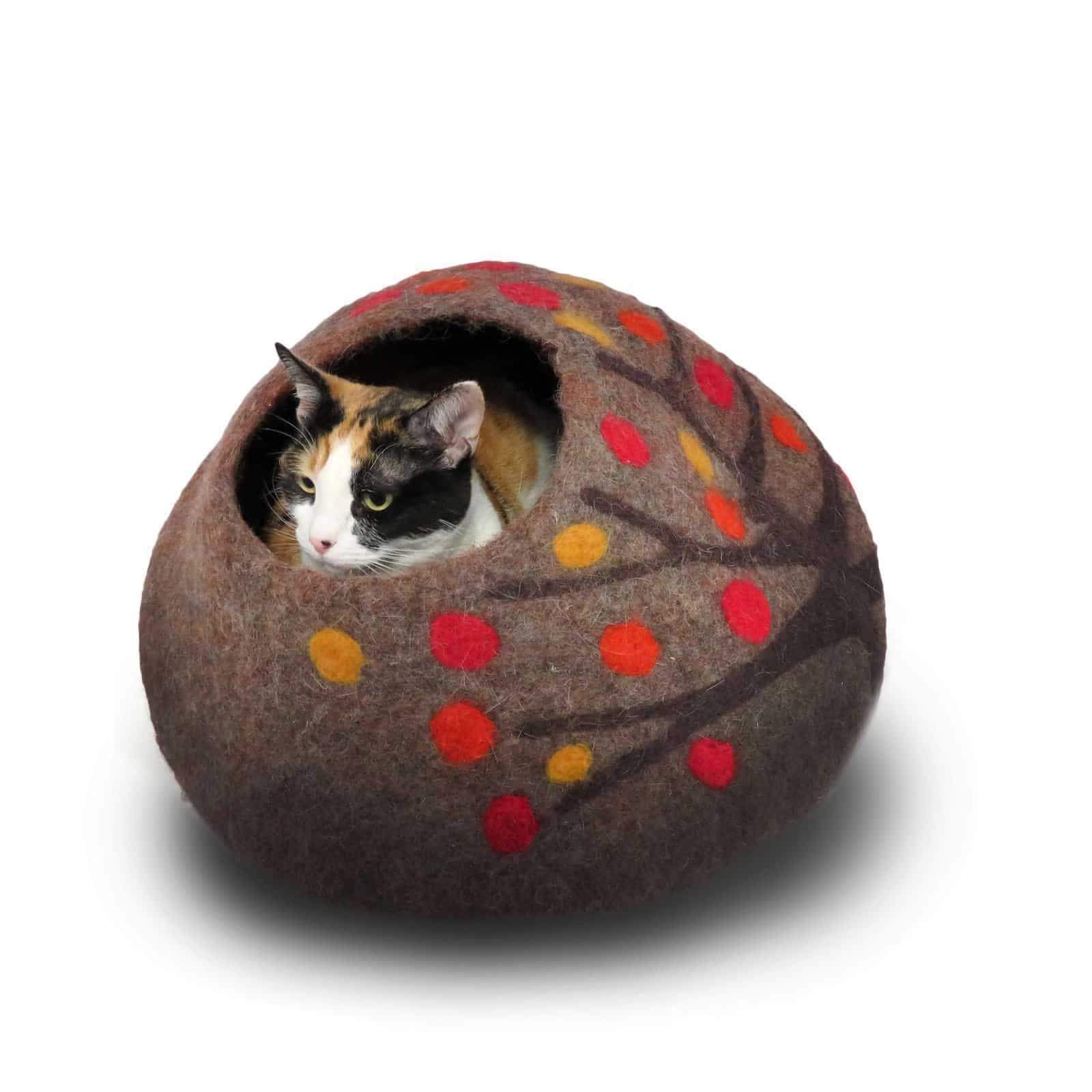 https://www.friendsheepwool.com/cdn/shop/products/friendsheep-pets-orange-crush-eco-kitty-cave-orange-crush-28502368813153.jpg?v=1628023613