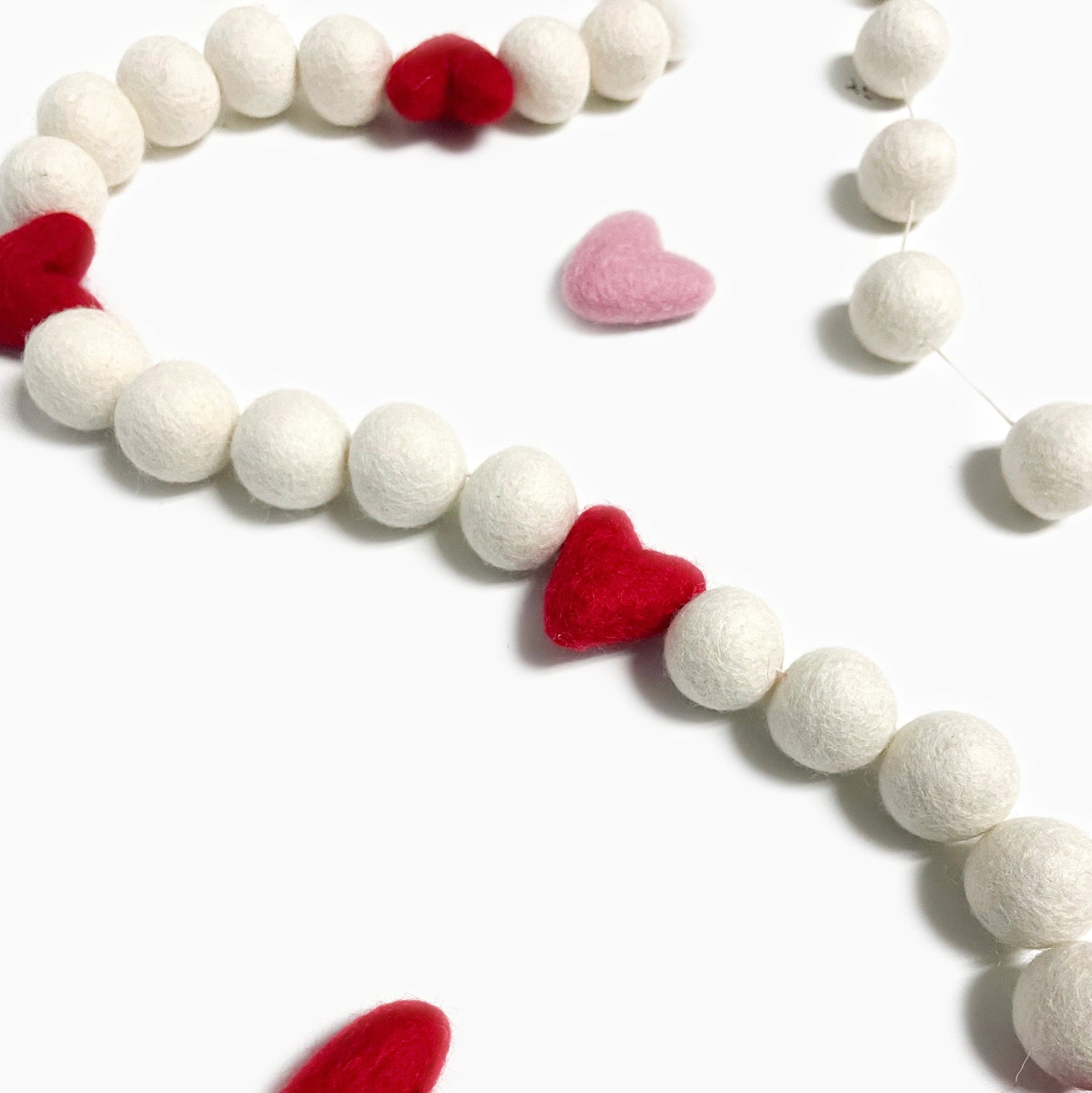 Friendsheep S - 24 beads/8ft (1" beads) Cupid Eco Garland