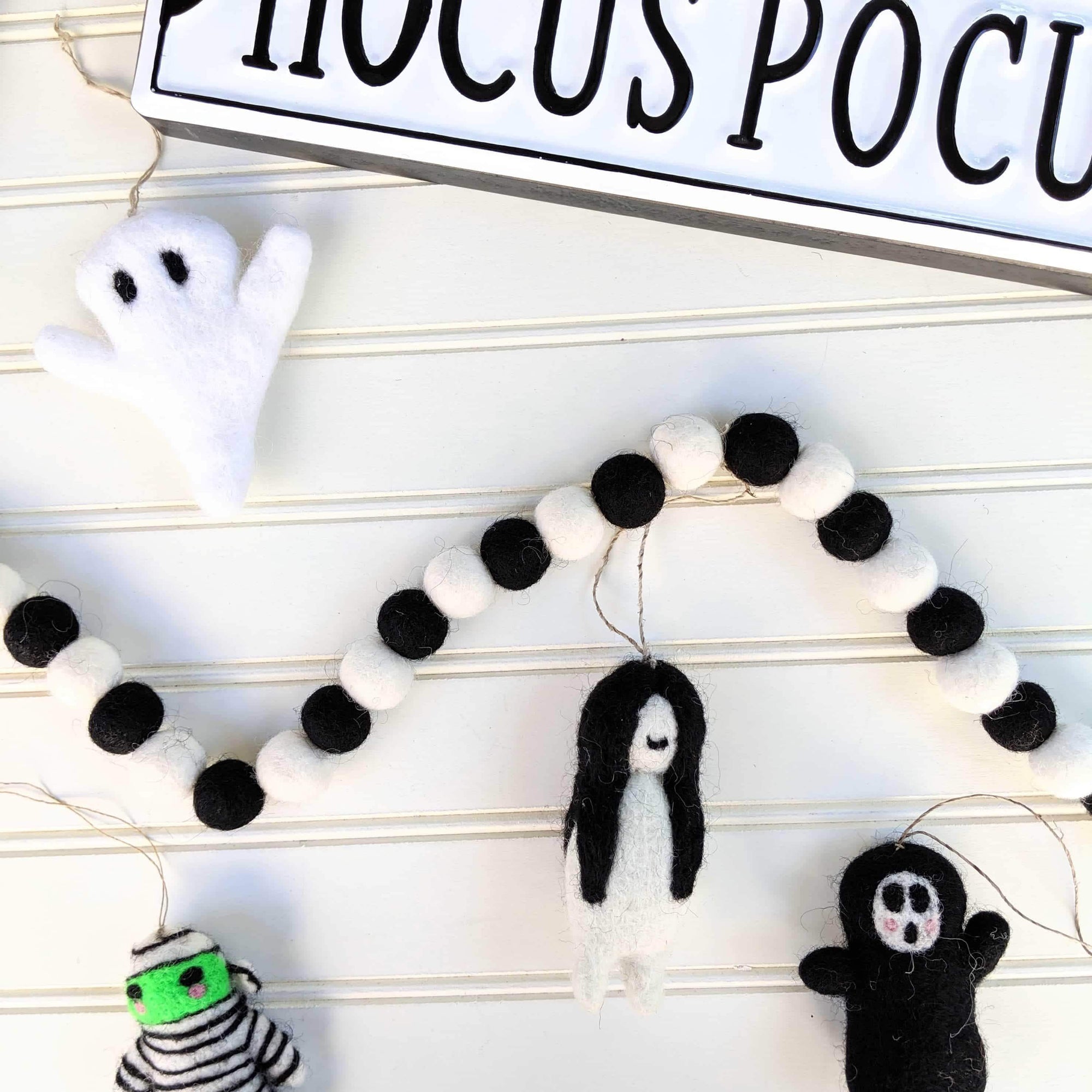 Friendsheep Sustainable Wool Goods Loomis the Screaming Ghost