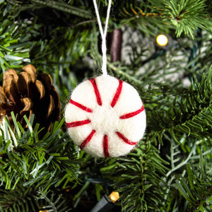 Friendsheep Sustainable Wool Goods set of 6 Peppermint Eco Fresheners Ornaments - Reds