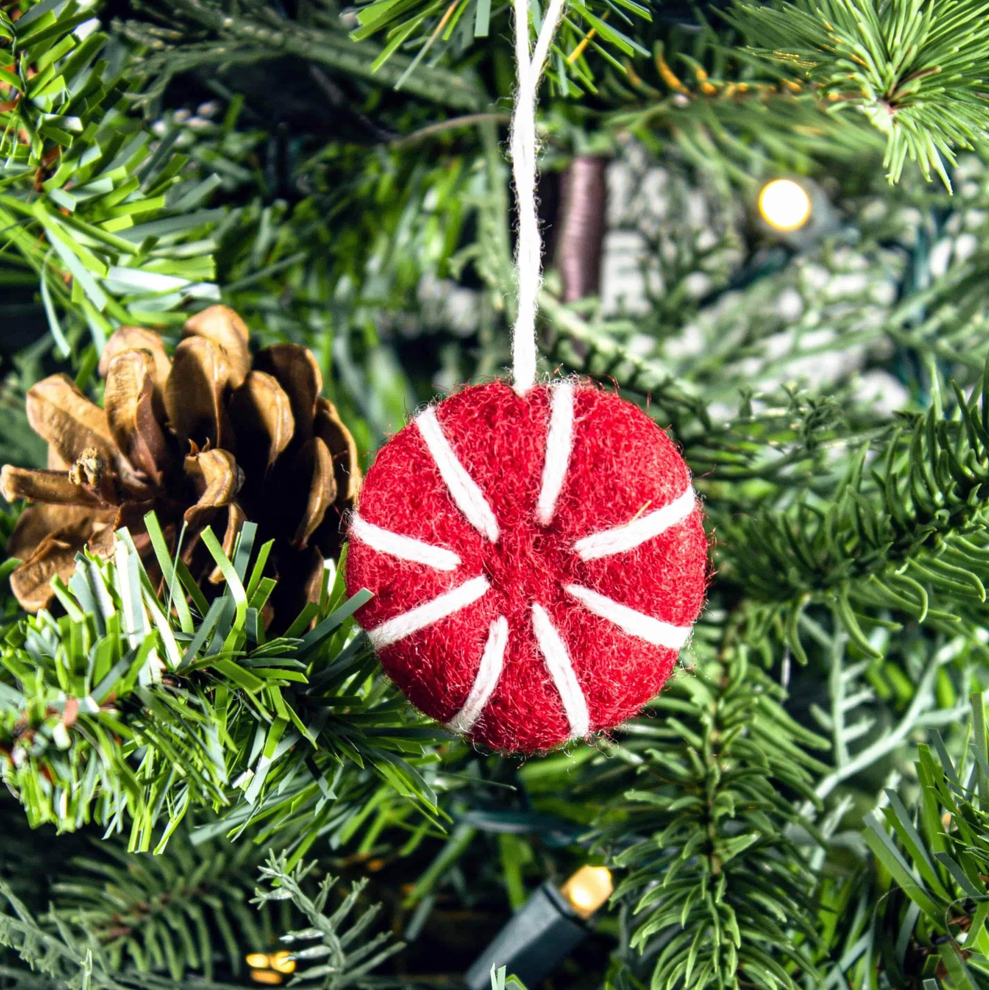 Friendsheep Sustainable Wool Goods set of 6 Peppermint Eco Fresheners Ornaments - Reds